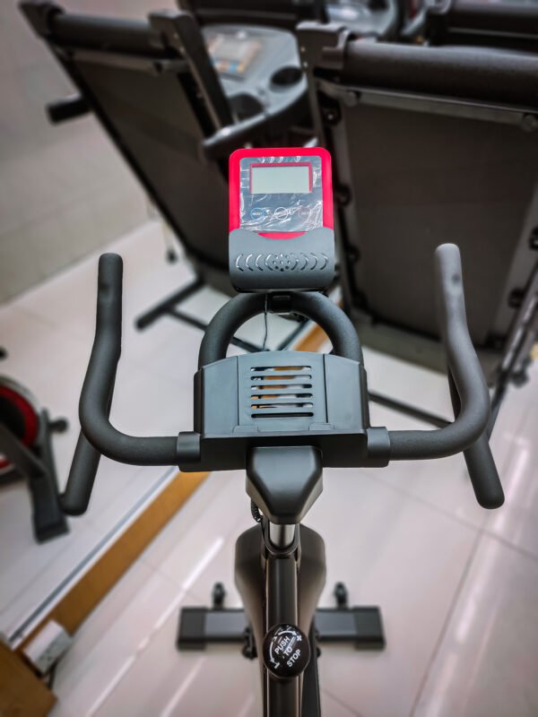 VIG BODY HLX3B SPINNING BIKE - Image 4